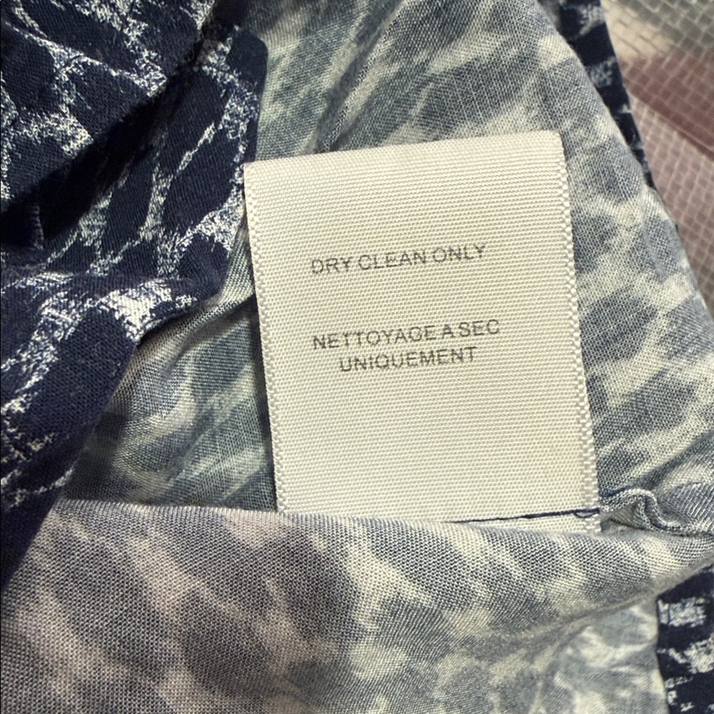 Women's Navy Patterned Button-Front Blouse Size L… - image 6